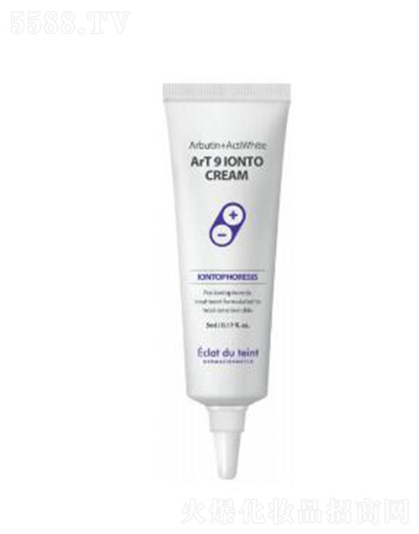 ��CLAT  �x�������Һ 50ml���ɵĽ����wɫ