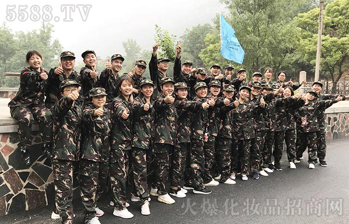 付出不亞于任何人的努力，全力以赴你總會有所收獲！