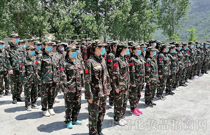 凝聚團(tuán)隊(duì)夢(mèng)，懷揣感恩心！