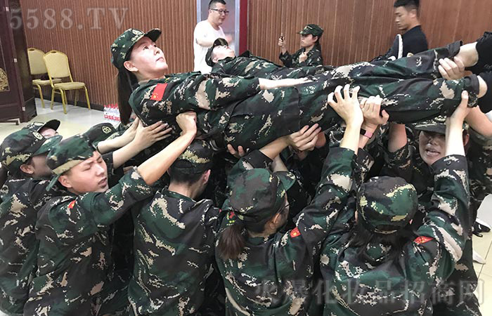 全力以赴；不斷突破自我！