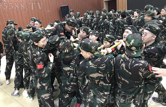 全力以赴；不斷突破自我！