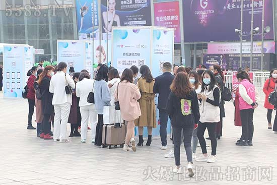 ����ʢ�����س��������44�óɶ����I(y��)���[��(hu��)ʢ���_(k��i)Ļ