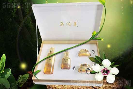 �䝙��������o��