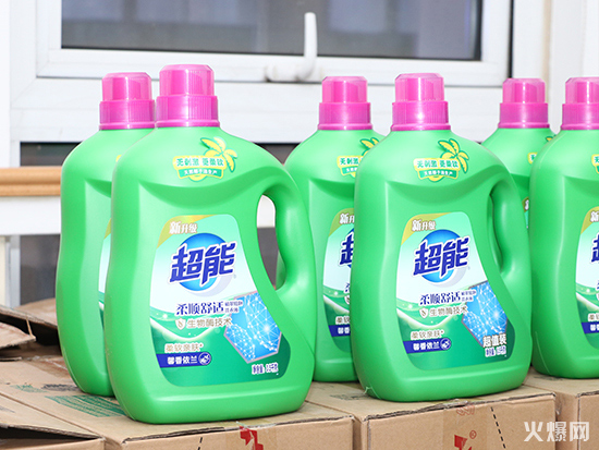 ������Ů��(ji��)���𱬾W(w��ng)�ɰl(f��)Ů�񌣌ٶY��