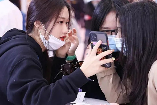 12��29-30�ՏV��ֱ��չ