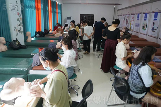 手法實操學(xué)習(xí),助力門店解決手法難題 手法實操學(xué)習(xí),助力門店解決手法難題